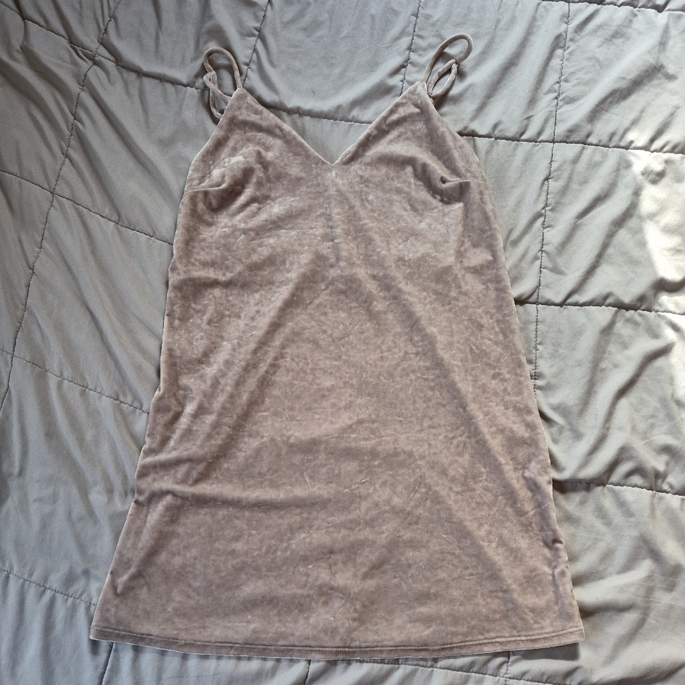 Audrey 3+1 Adjustable Strap Crushed Velvet Mini Slip Dress, Large, EUC